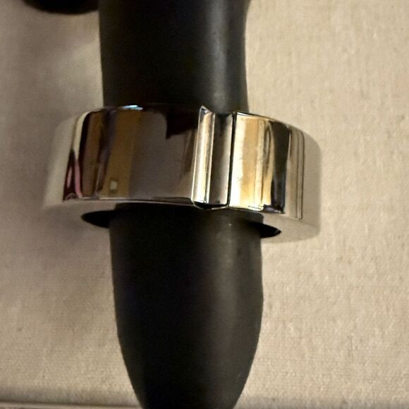 Mark & Graham Silver Hinged charging bracelet S - Picture 4 of 8